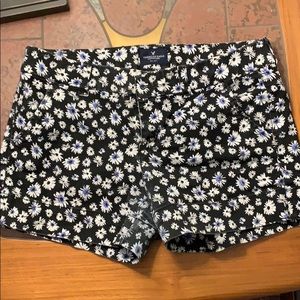 Size 8 flowered American eagle shorts